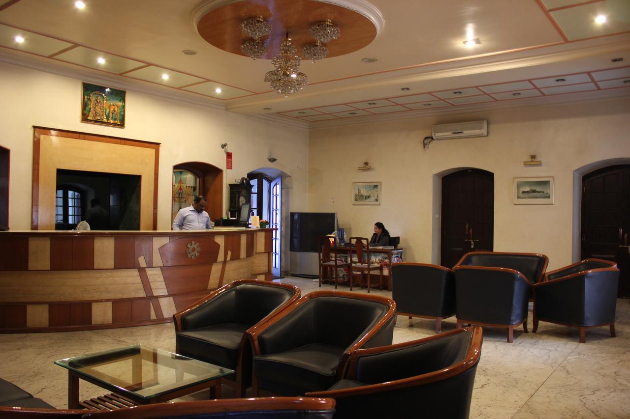 Hotel Ritz Пуна Экстерьер фото